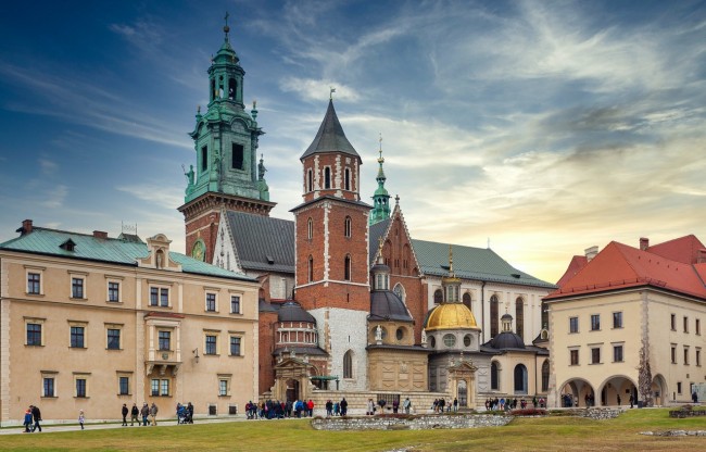 Polonia Tradicional I para mayores de 60 años y sus acompañantes